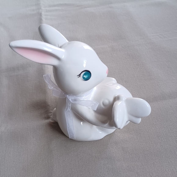 Spritz Ceramic Easter Bunny - Picture 3 of 12
